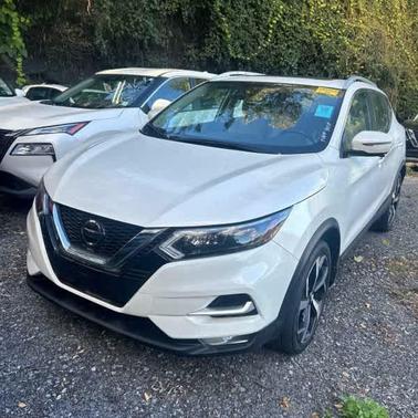 Pearl White Tricoat 2022 Nissan Rogue Sport SL