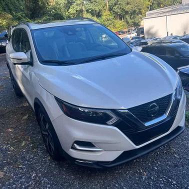 Pearl White Tricoat 2022 Nissan Rogue Sport SL