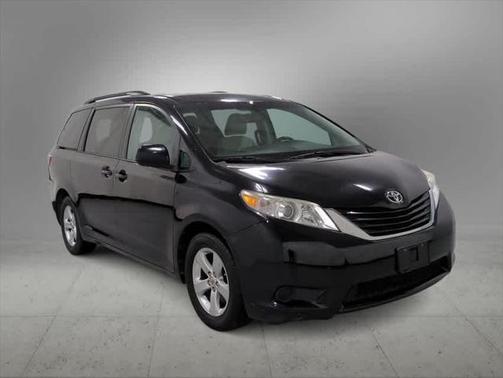 2017 Toyota Sienna LE