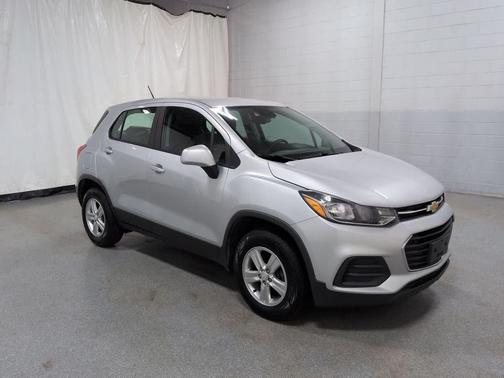Silver Ice Metallic 2019 Chevrolet Trax LS
