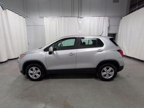 Silver Ice Metallic 2019 Chevrolet Trax LS