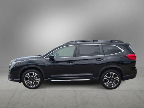 Crystal Black Silica 2023 Subaru Ascent Limited 7-Passenger