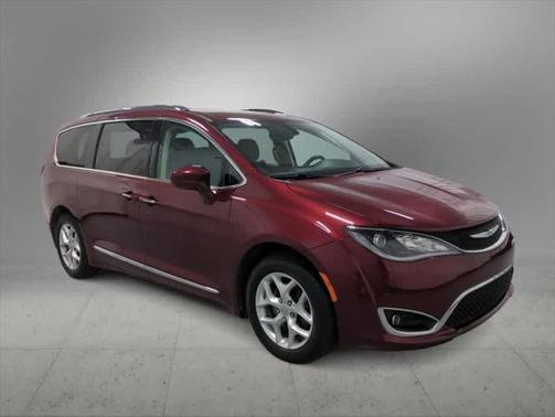 2018 Chrysler Pacifica Touring-L Plus