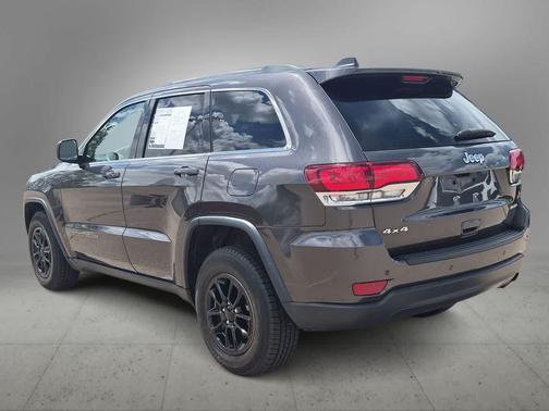Granite Crystal Metallic Clearcoat 2020 Jeep Grand Cherokee Laredo