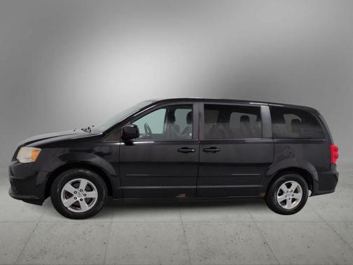 Brilliant Black Crystal Pearlcoat 2011 Dodge Grand Caravan Mainstreet
