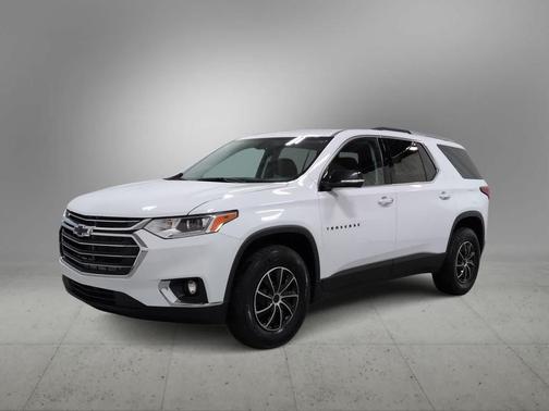 White 2018 Chevrolet Traverse LT Cloth