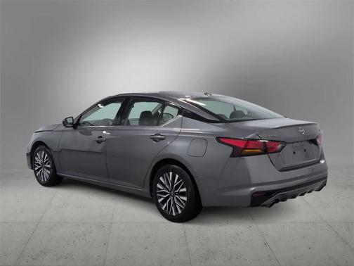 2025 Nissan Altima SR FWD