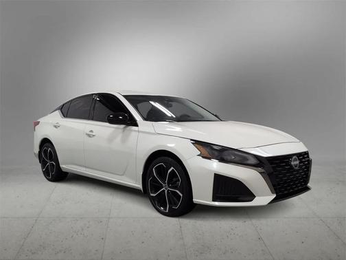 2025 Nissan Altima SR AWD