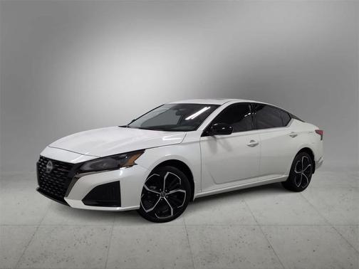 2025 Nissan Altima SR AWD