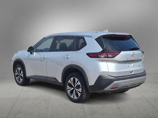 Brilliant Silver Metallic 2023 Nissan Rogue SV