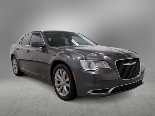 2022 Chrysler 300 Touring