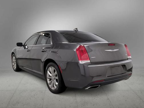 2022 Chrysler 300 Touring