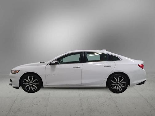 Summit White 2018 Chevrolet Malibu LT