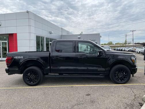 AGATE BLACK METALLIC 2025 Ford F-150 Lariat