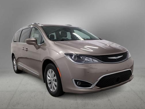 2018 Chrysler Pacifica Touring-L