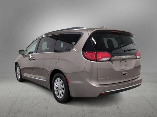 2018 Chrysler Pacifica Touring-L