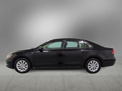 2014 Volkswagen Passat 2.5L Wolfsburg Edition