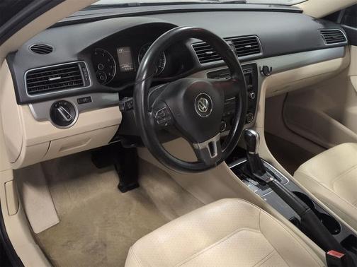 2014 Volkswagen Passat 2.5L Wolfsburg Edition
