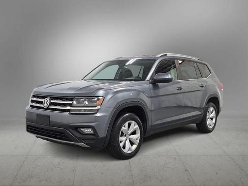 Platinum Gray Metallic 2019 Volkswagen Atlas 3.6L SE