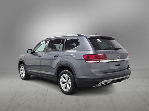 Platinum Gray Metallic 2019 Volkswagen Atlas 3.6L SE