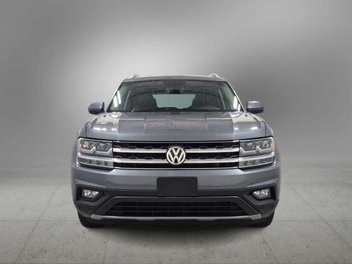 Platinum Gray Metallic 2019 Volkswagen Atlas 3.6L SE