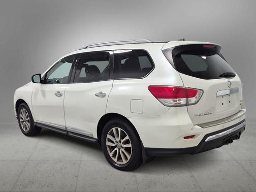 Pearl White 2015 Nissan Pathfinder SL