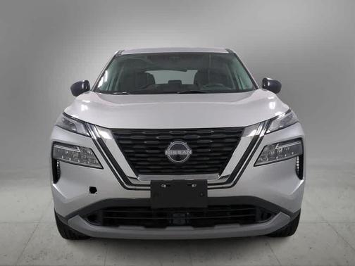Brilliant Silver Metallic 2024 Nissan Rogue S