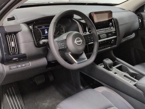 2025 Nissan Pathfinder SV FWD