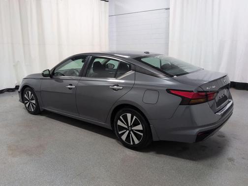 Gun Metallic 2021 Nissan Altima 2.5 SV