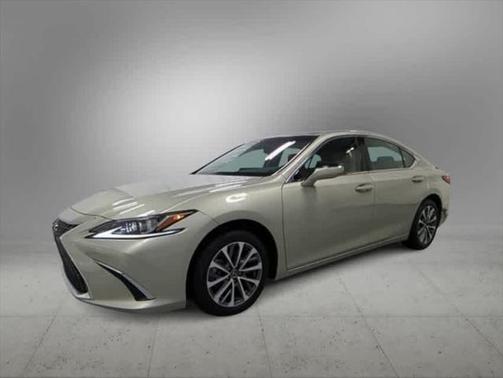 2023 Lexus ES 300h F SPORT Handling
