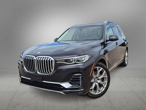 Gray 2021 BMW X7 xDrive40i