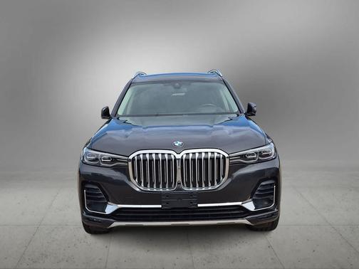 Gray 2021 BMW X7 xDrive40i