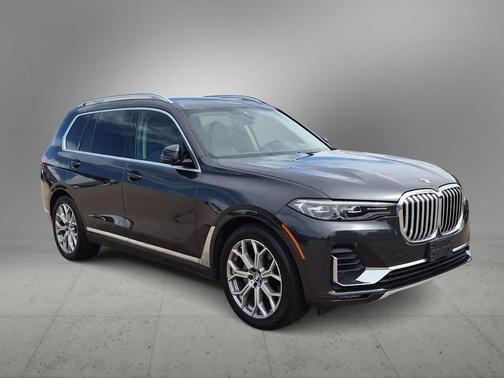 Gray 2021 BMW X7 xDrive40i