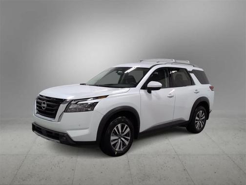 2025 Nissan Pathfinder SL 4WD