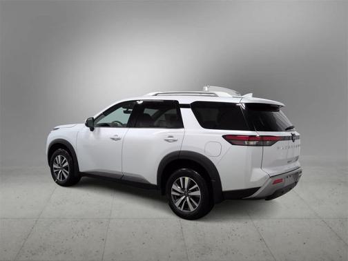 2025 Nissan Pathfinder SL 4WD