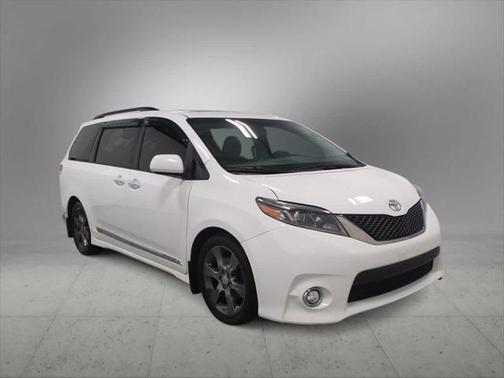 2015 Toyota Sienna SE