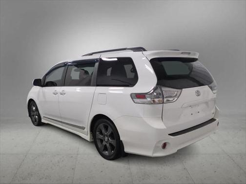 2015 Toyota Sienna SE