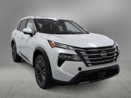 Everest White Pearl Tricoat 2026 Nissan Rogue Platinum