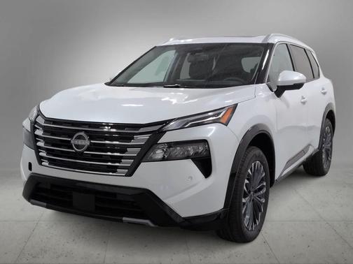 Everest White Pearl Tricoat 2026 Nissan Rogue Platinum