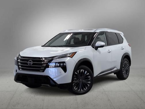 Everest White Pearl Tricoat 2026 Nissan Rogue Platinum