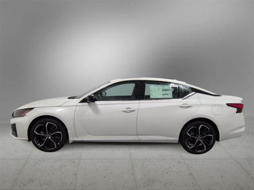 2025 Nissan Altima SR AWD