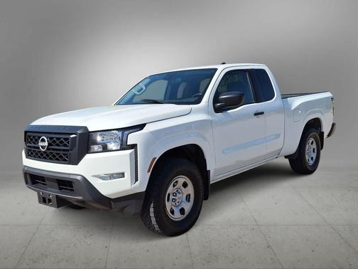 Glacier White 2023 Nissan Frontier King Cab 4x4 Auto