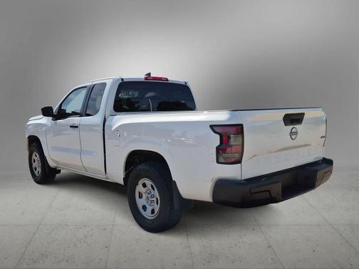 Glacier White 2023 Nissan Frontier King Cab 4x4 Auto
