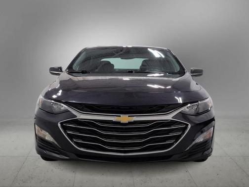 Dark Ash Metallic 2023 Chevrolet Malibu FWD 1LT