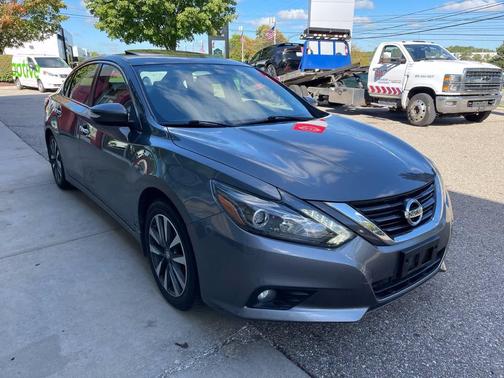Gun Metallic 2017 Nissan Altima