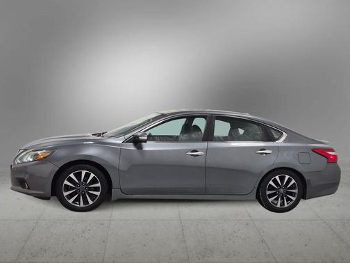 Gun Metallic 2017 Nissan Altima