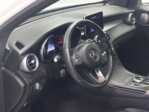 2017 Mercedes-Benz GLC 300 Base
