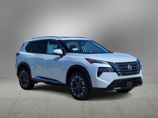 Everest White Pearl Tricoat 2026 Nissan Rogue Platinum