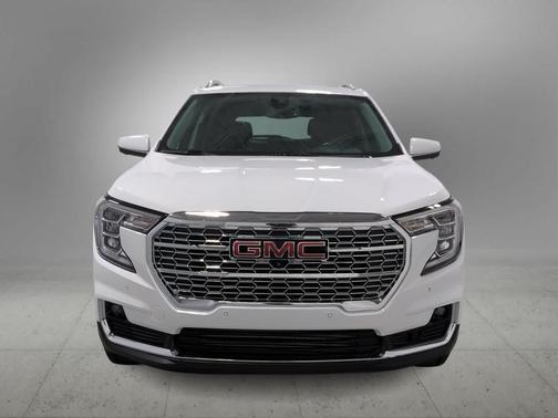 Summit White 2022 GMC Terrain SLT