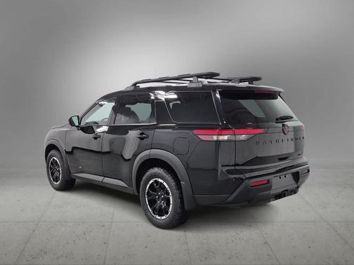 Super Black 2026 Nissan Pathfinder Rock Creek